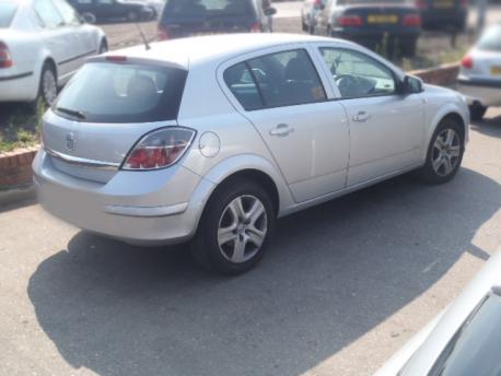Breaking Vauxhall Astra MKVIJ (C) 2004 to 2011 - 1.7 16v Diesel 5 Door Hatchback