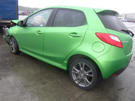 Breaking Mazda 2  2007 to 2010 - 1.4 8v Diesel 5 Door Hatchback