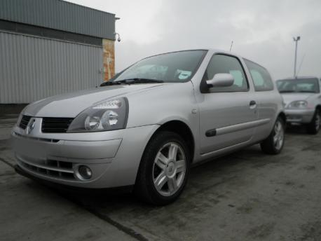 Breaking Renault Clio MK3 2001 to 2009 - 1.6 16v Petrol