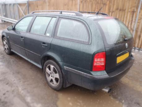 Breaking Skoda Octavia  2000 to 2008 - 1.6 8v Petrol