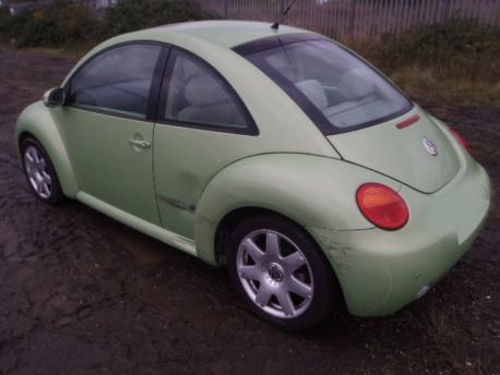 Breaking Volkswagen New Beetle  2001 to 2024 - 1.4 16v Petrol