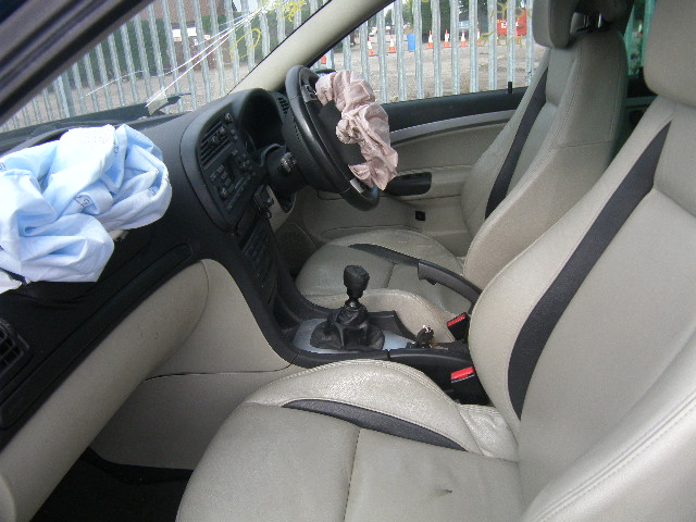 Breaking Saab 9-3  2002 to 2007 - 1.8 16v Petrol