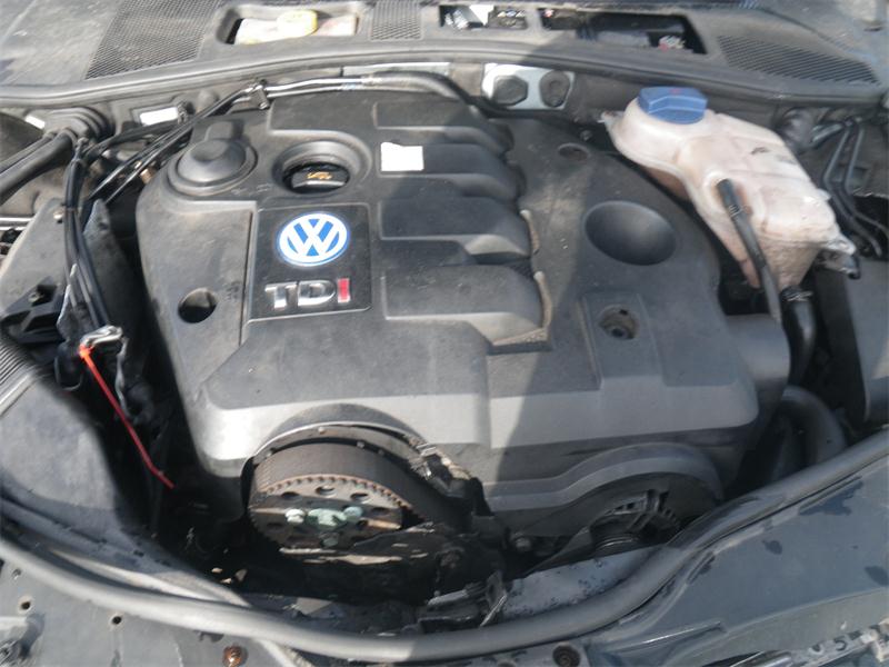 VOLKSWAGEN PASSAT 3B3 2000 - 2005 1.9 - 1896cc 8v TDI AWX diesel Engine Image